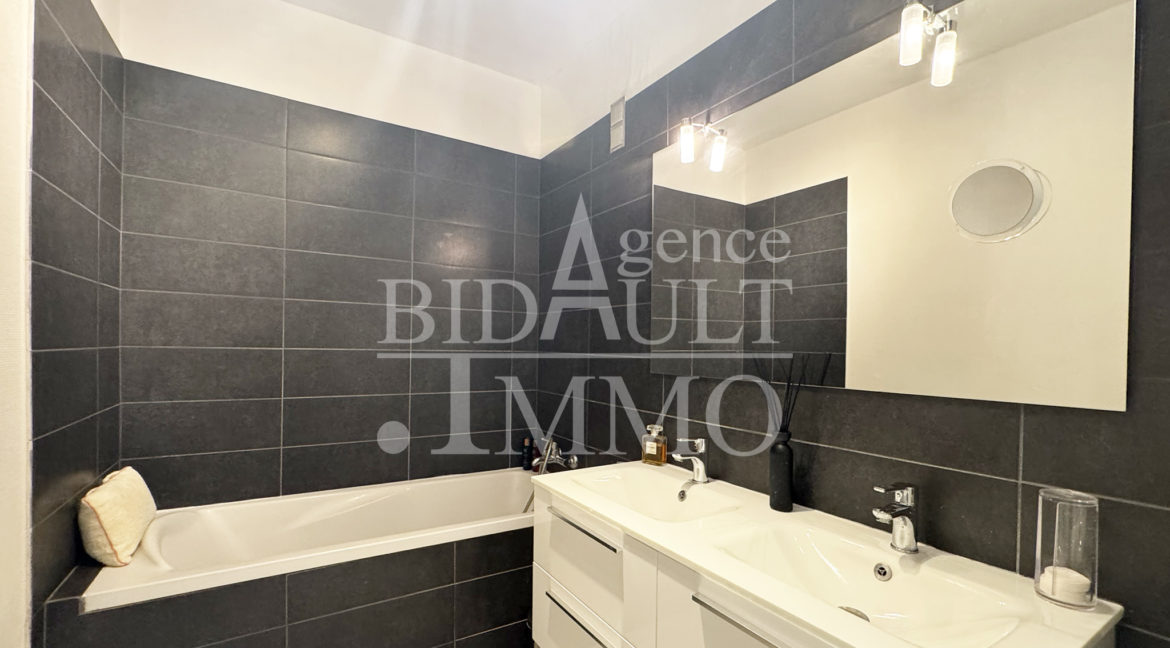 Appartement 4/5 Pièces avec Terrasse et Jardin - Résidence Elysée 2