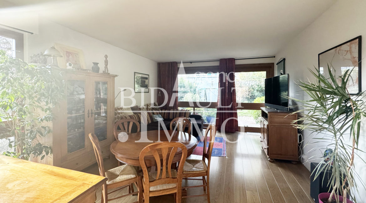 Appartement 4/5 Pièces avec Terrasse et Jardin