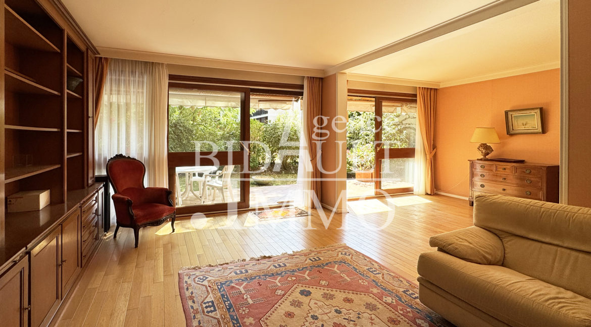 Appartement 5 Pièces avec Terrasse et Jardin La Celle-Saint-Cloud