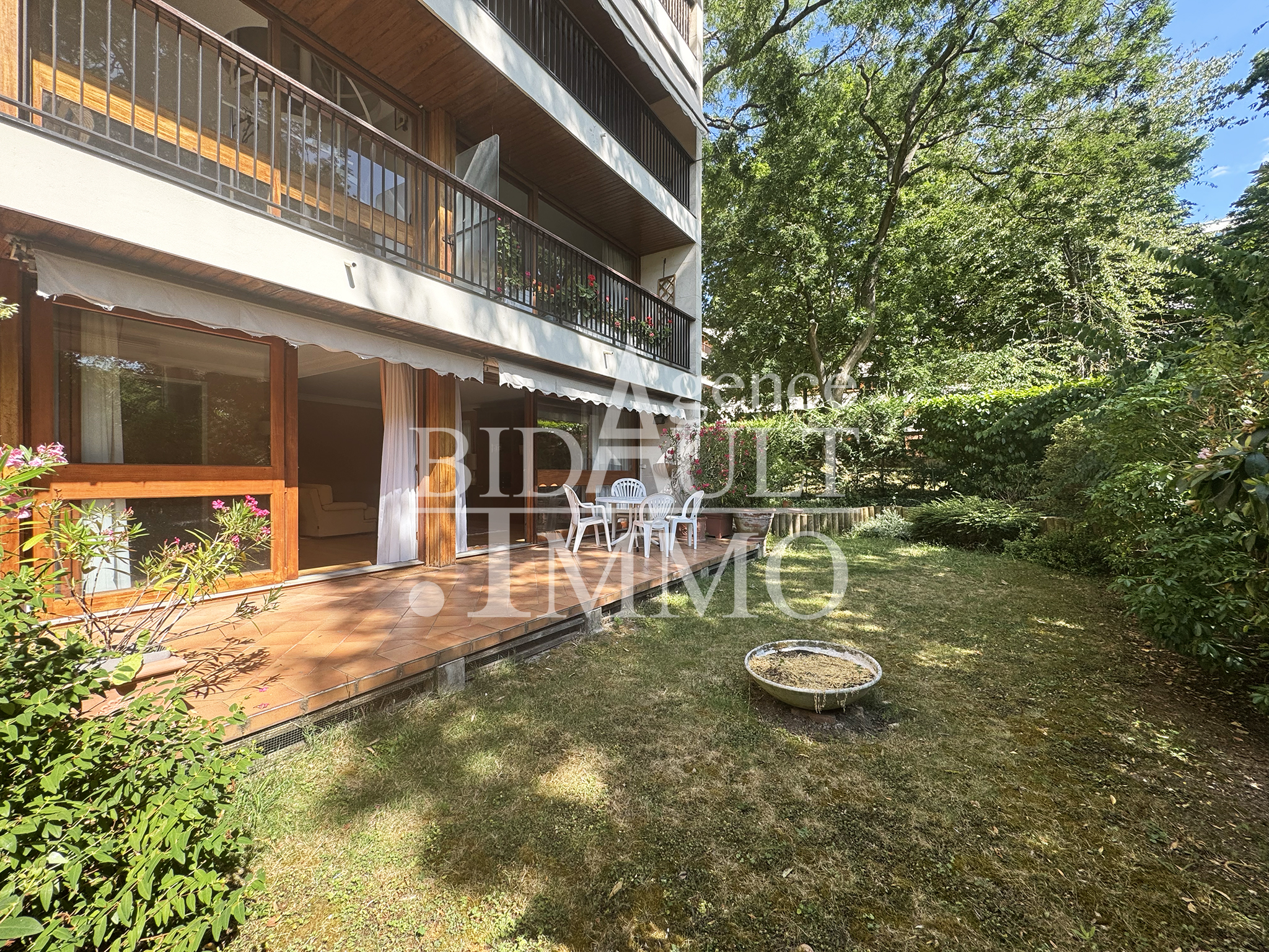 Appartement 5 Pièces avec Terrasse et Jardin La Celle-Saint-Cloud