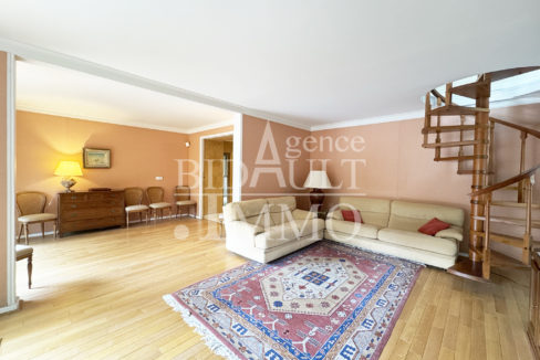 Appartement 5 Pièces avec Terrasse et Jardin La Celle-Saint-Cloud