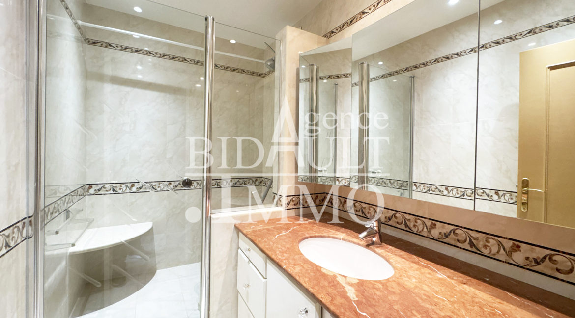 Appartement 5 Pièces avec Terrasse et Jardin La Celle-Saint-Cloud