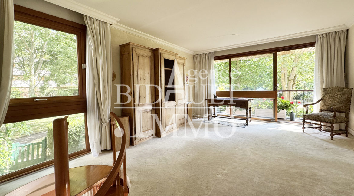 Appartement 5 Pièces avec Terrasse et Jardin La Celle-Saint-Cloud