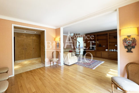 Appartement 5 Pièces avec Terrasse et Jardin La Celle-Saint-Cloud