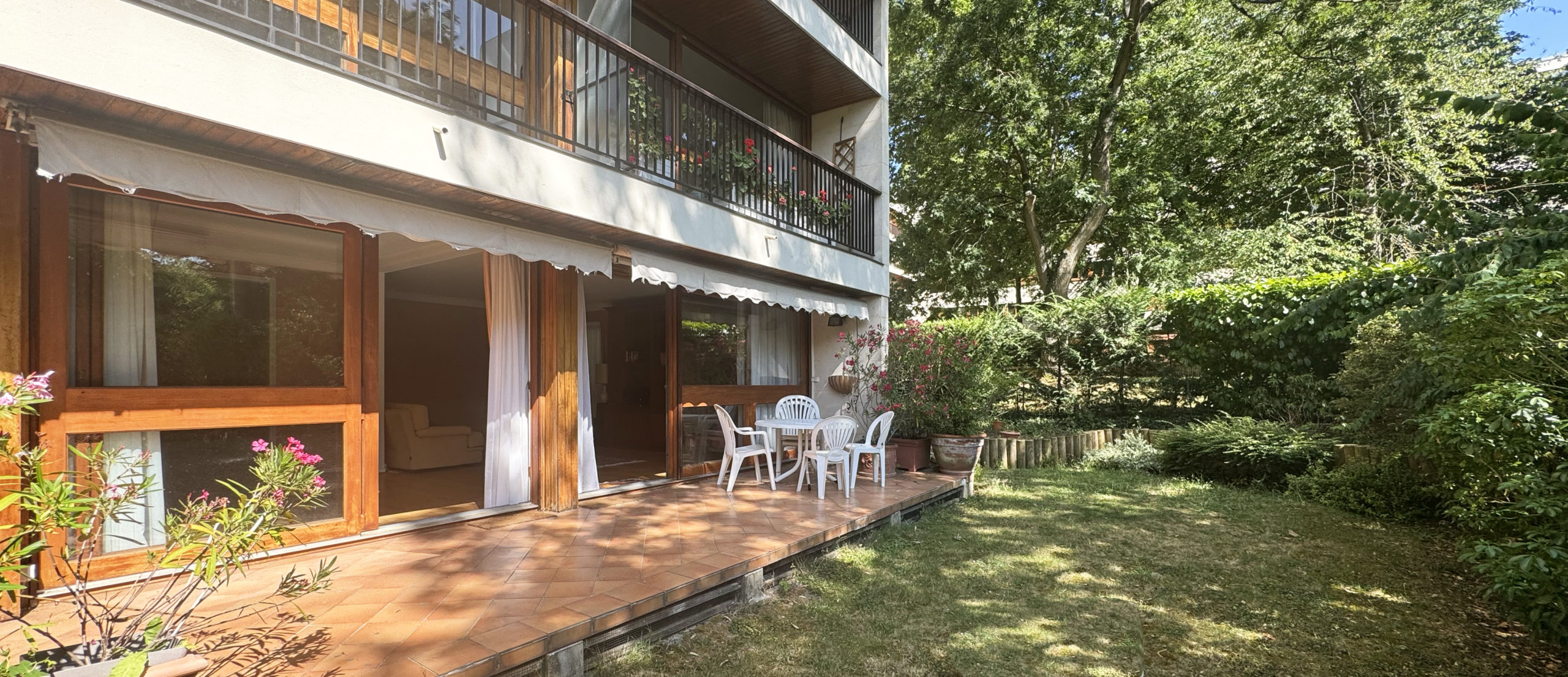 Appartement 5 Pièces avec Terrasse et Jardin La Celle-Saint-Cloud
